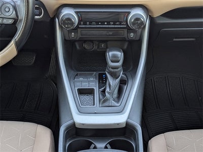 2020 Toyota RAV4 XLE