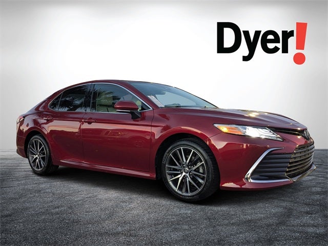 2022 Toyota Camry Hybrid XLE