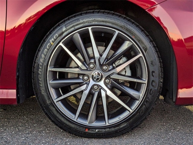 2022 Toyota Camry Hybrid XLE