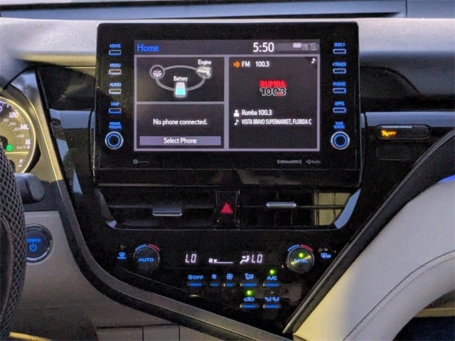 2022 Toyota Camry Hybrid XLE