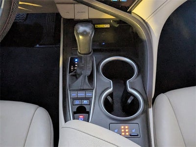 2022 Toyota Camry Hybrid XLE