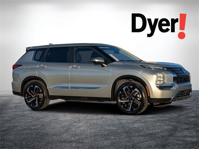 2022 Mitsubishi Outlander ES