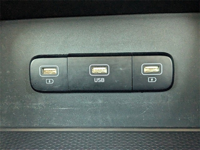 2023 Kia Carnival LX