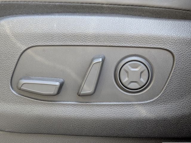 2024 Kia Carnival SX