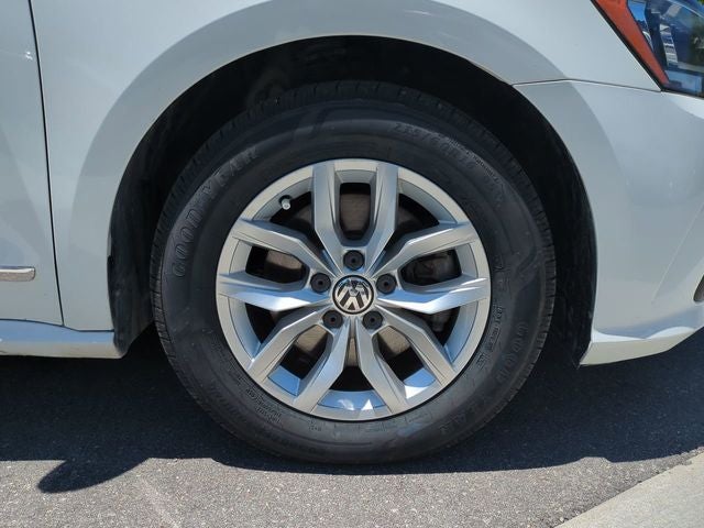 2017 Volkswagen Passat 1.8T S