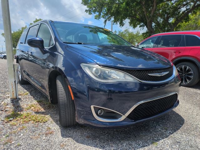 2018 Chrysler Pacifica Touring Plus's photo