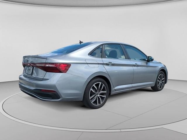 2025 Volkswagen Jetta SE - Photo 5