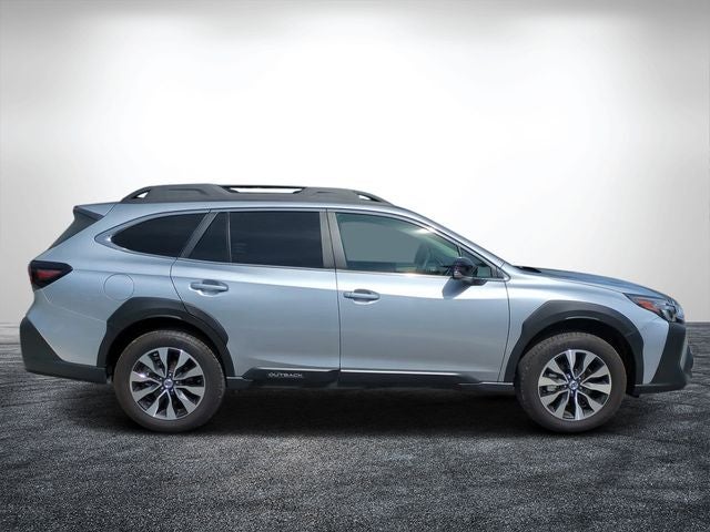 2025 Subaru Outback Limited's photo