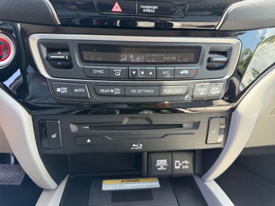 2021 Honda Pilot Touring 8 Passenger