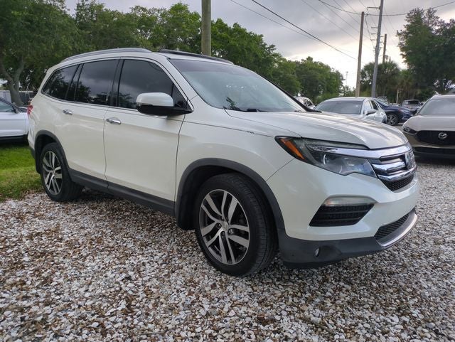2017 Honda Pilot 4WD Elite's photo