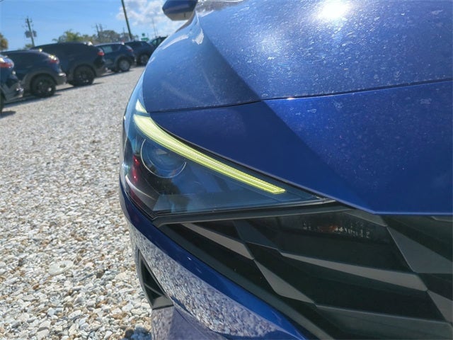 2021 Hyundai Elantra SE