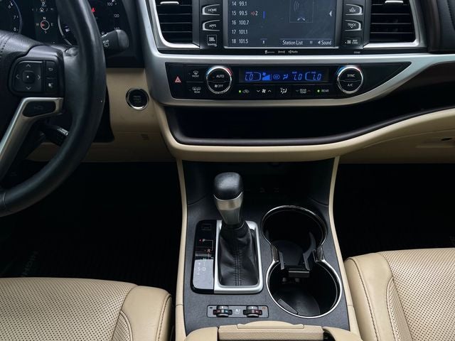 2016 Toyota Highlander Limited Platinum V6