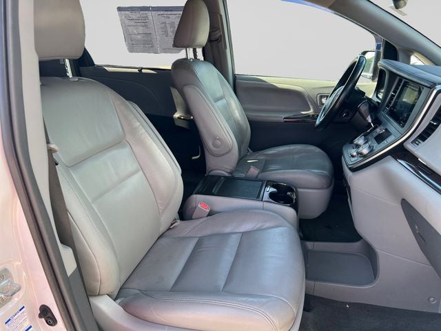 2017 Toyota Sienna XLE 7 Passenger