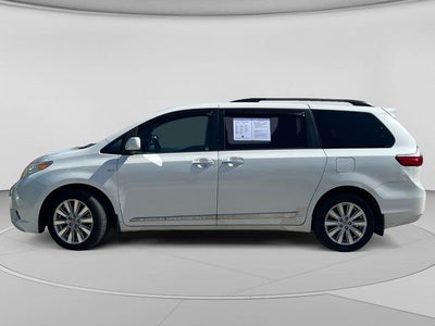 2017 Toyota Sienna XLE 7 Passenger