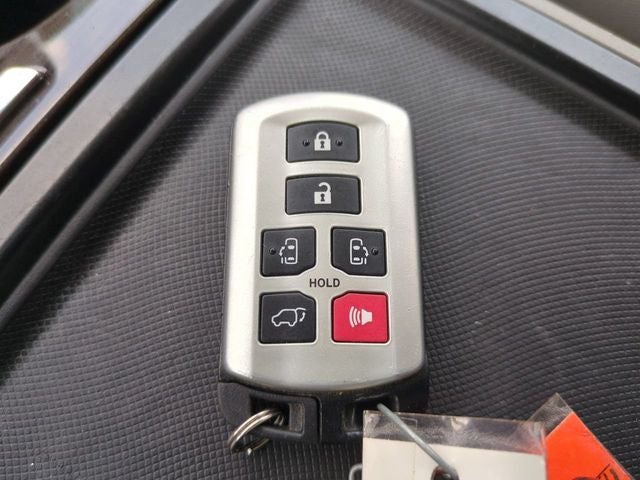 2017 Toyota Sienna XLE 7 Passenger
