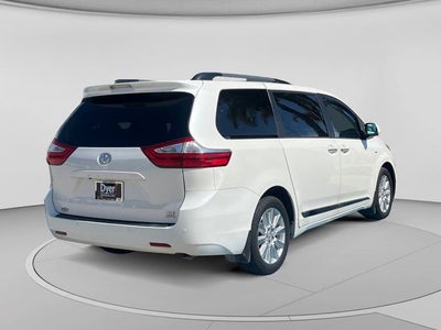 2017 Toyota Sienna XLE 7 Passenger