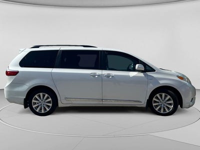 2017 Toyota Sienna XLE 7 Passenger