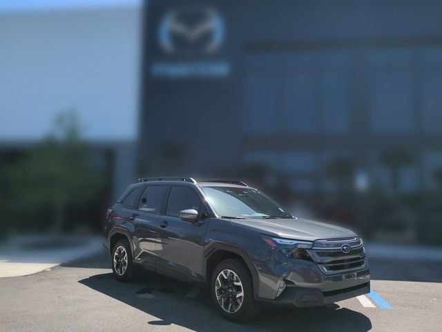 2025 Subaru Forester Premium's photo