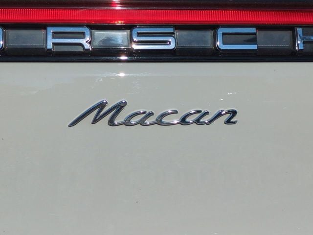 2025 Porsche Macan Base