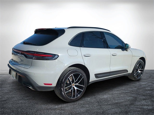 2025 Porsche Macan Base