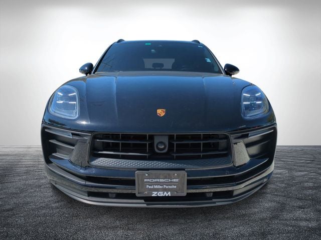 2023 Porsche Macan Base