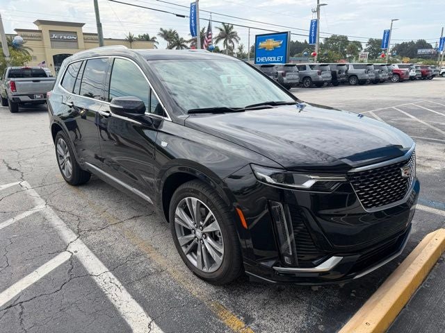 2025 Cadillac XT6 Premium Luxury