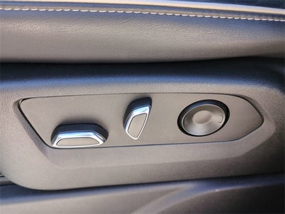 2022 Cadillac Escalade ESV Premium