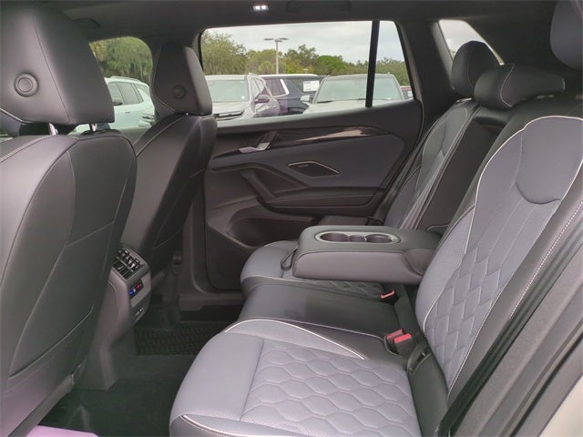 2025 Volkswagen Tiguan 2.0T SEL R-Line