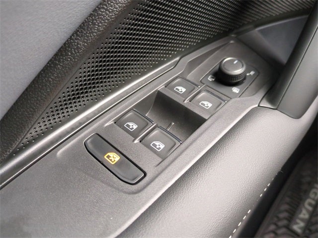 2025 Volkswagen Tiguan 2.0T SEL R-Line