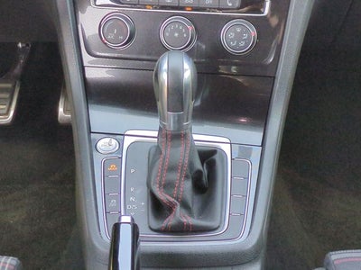 2017 Volkswagen Golf GTI Sport