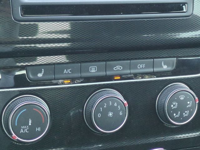 2017 Volkswagen Golf GTI Sport