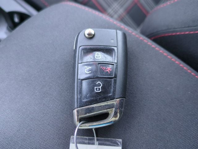 2017 Volkswagen Golf GTI Sport