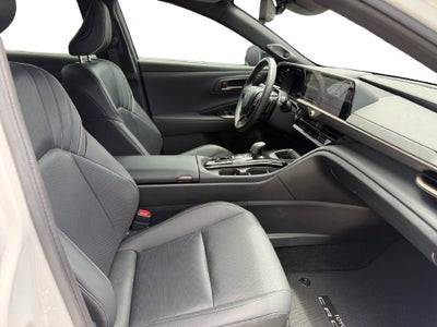 2025 Toyota Crown Signia Limited