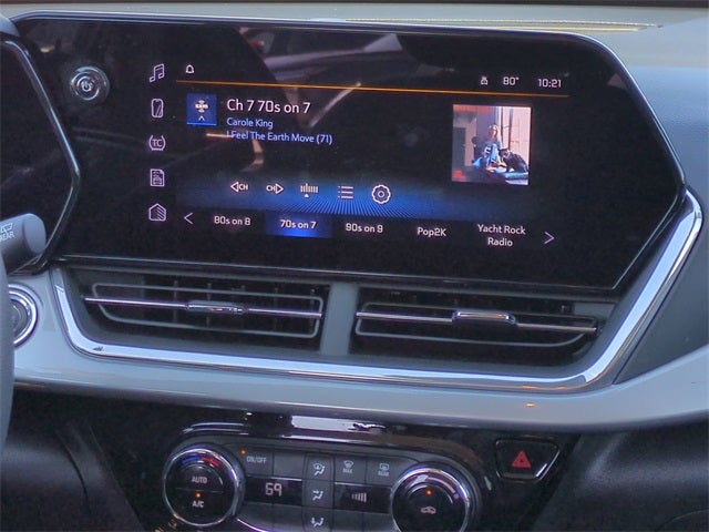 2025 Chevrolet Trax LT