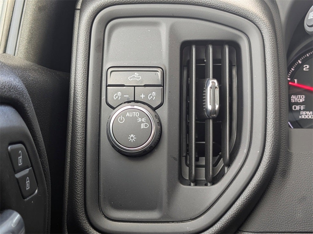 2025 Chevrolet Silverado 1500 Custom