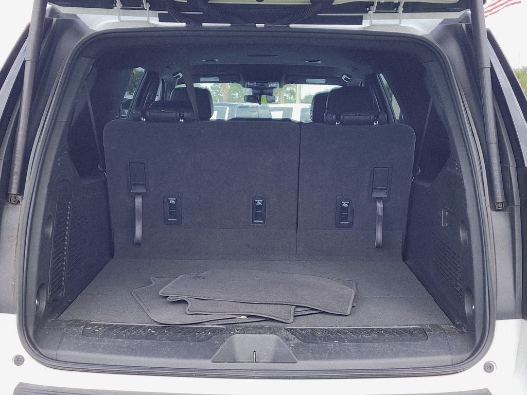 2025 Chevrolet Suburban LT