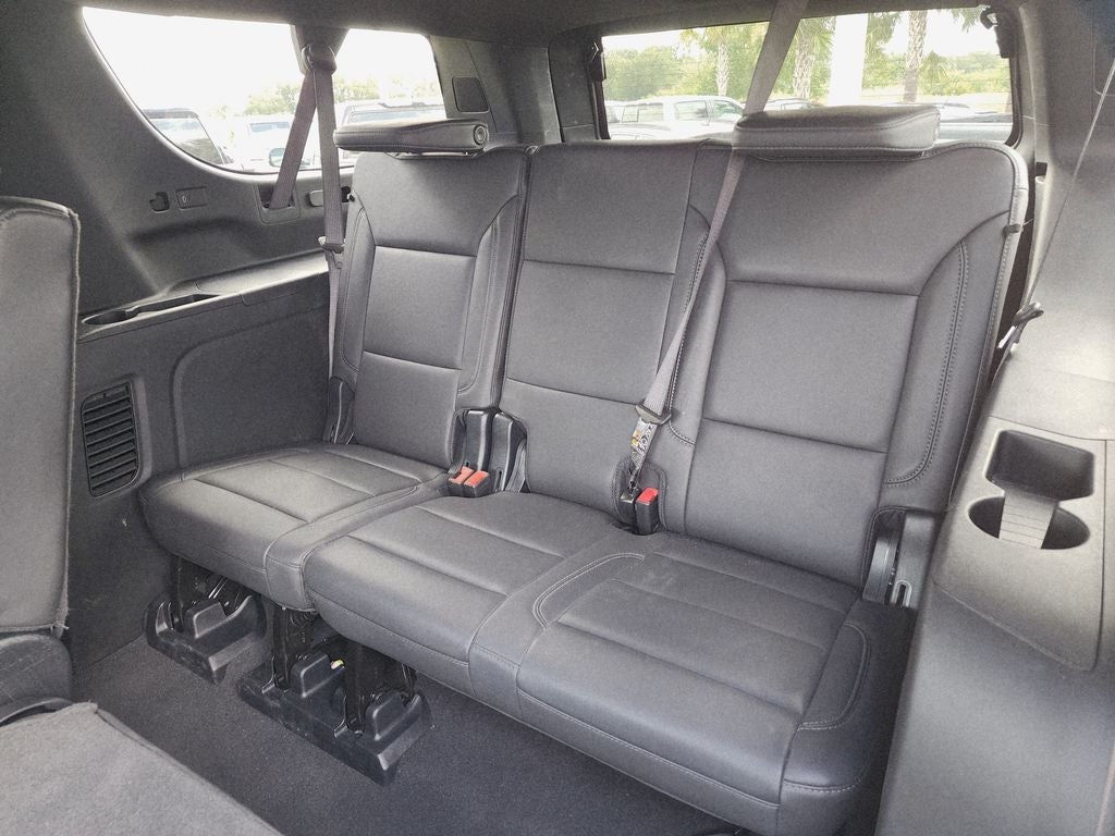 2025 Chevrolet Suburban LT