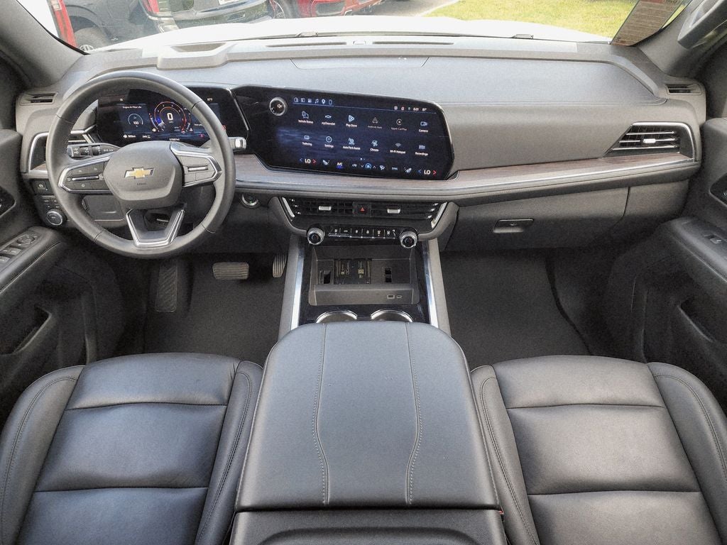 2025 Chevrolet Suburban LT