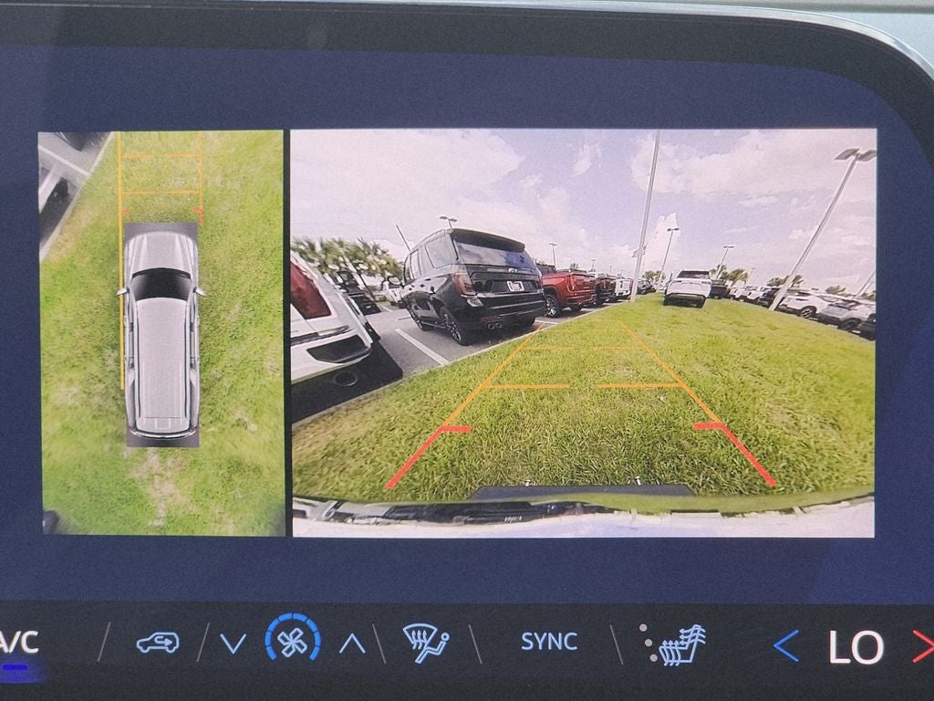 2025 Chevrolet Suburban LT