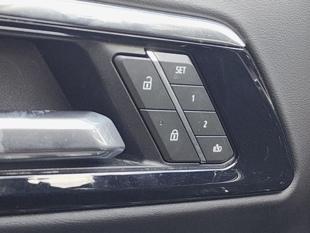 2025 Chevrolet Suburban LT