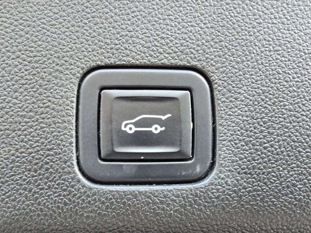 2022 Cadillac Escalade ESV Premium