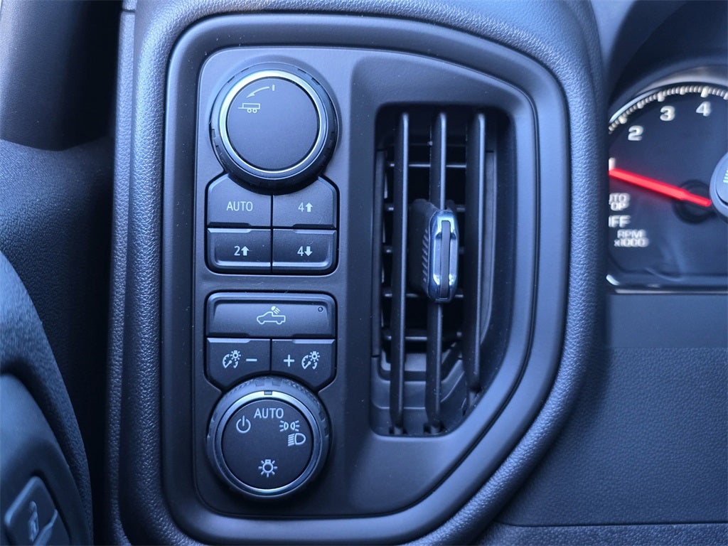 2023 Chevrolet Silverado 1500 Custom Trail Boss