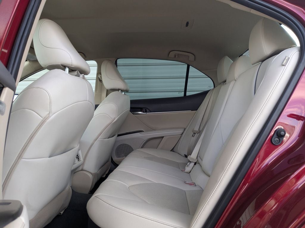 2022 Toyota Camry Hybrid XLE