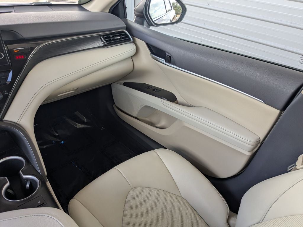 2022 Toyota Camry Hybrid XLE