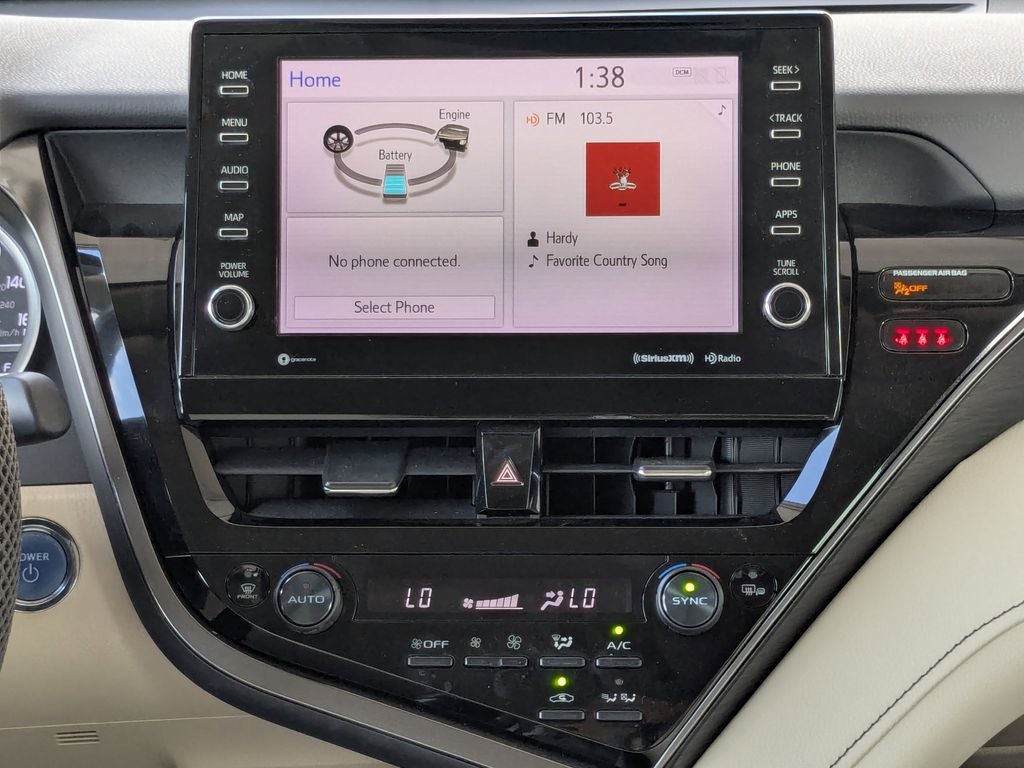 2022 Toyota Camry Hybrid XLE