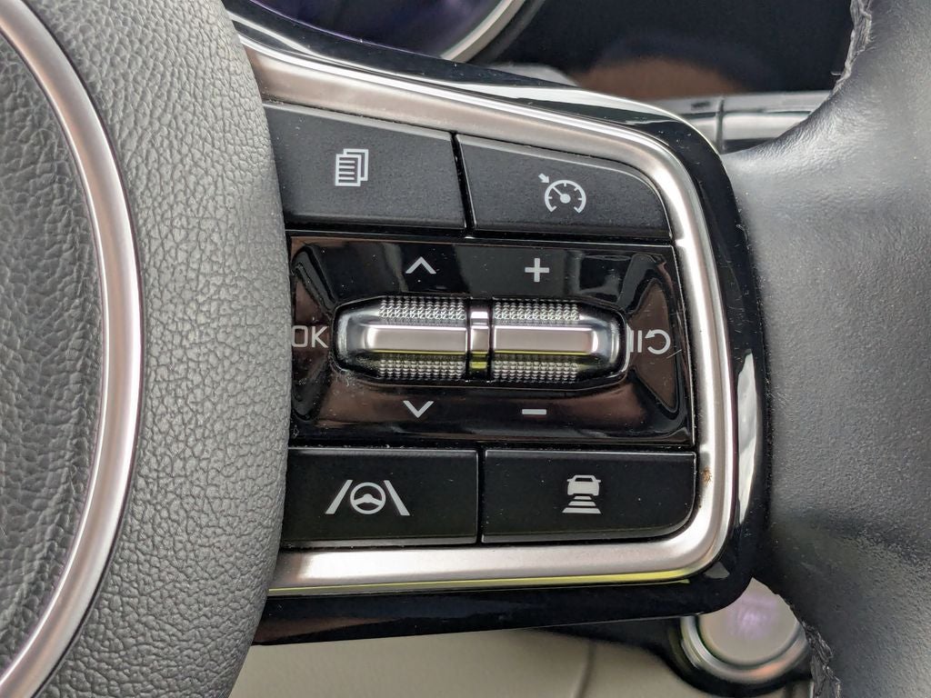2022 Kia Carnival SX