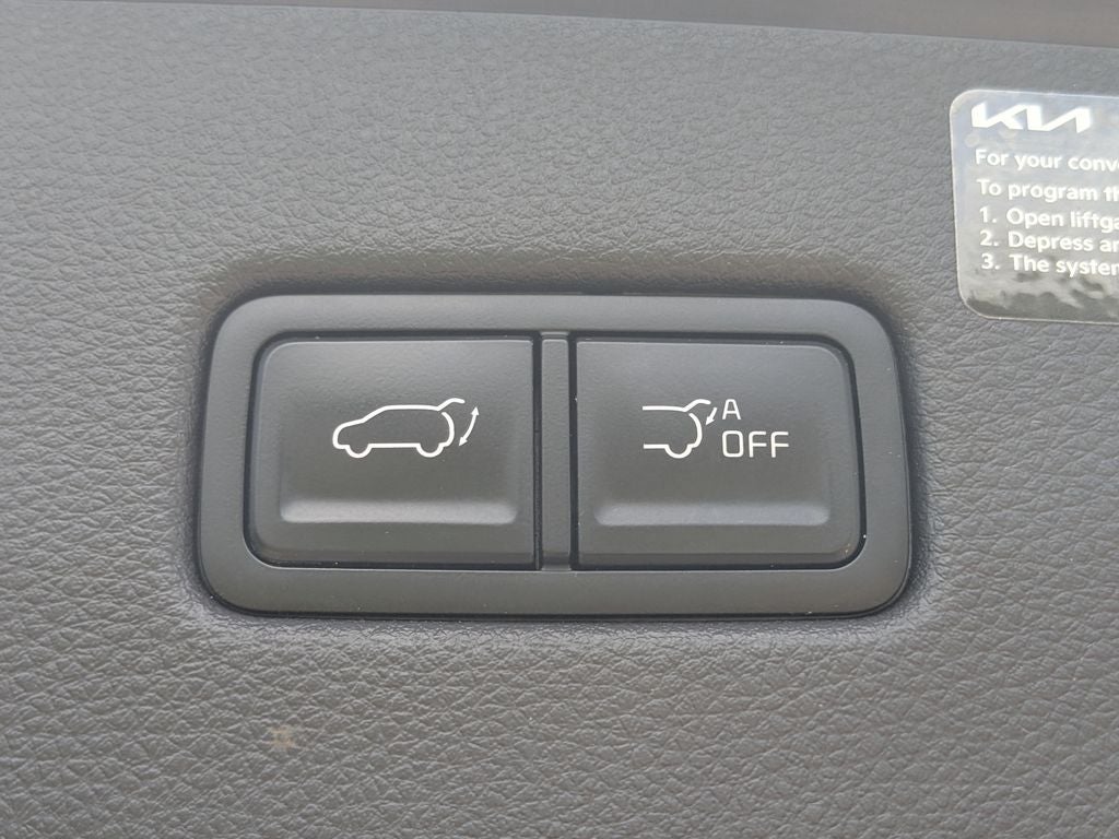 2024 Kia Carnival SX