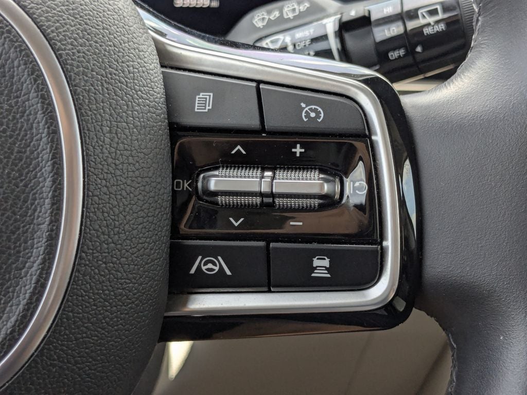 2024 Kia Carnival SX