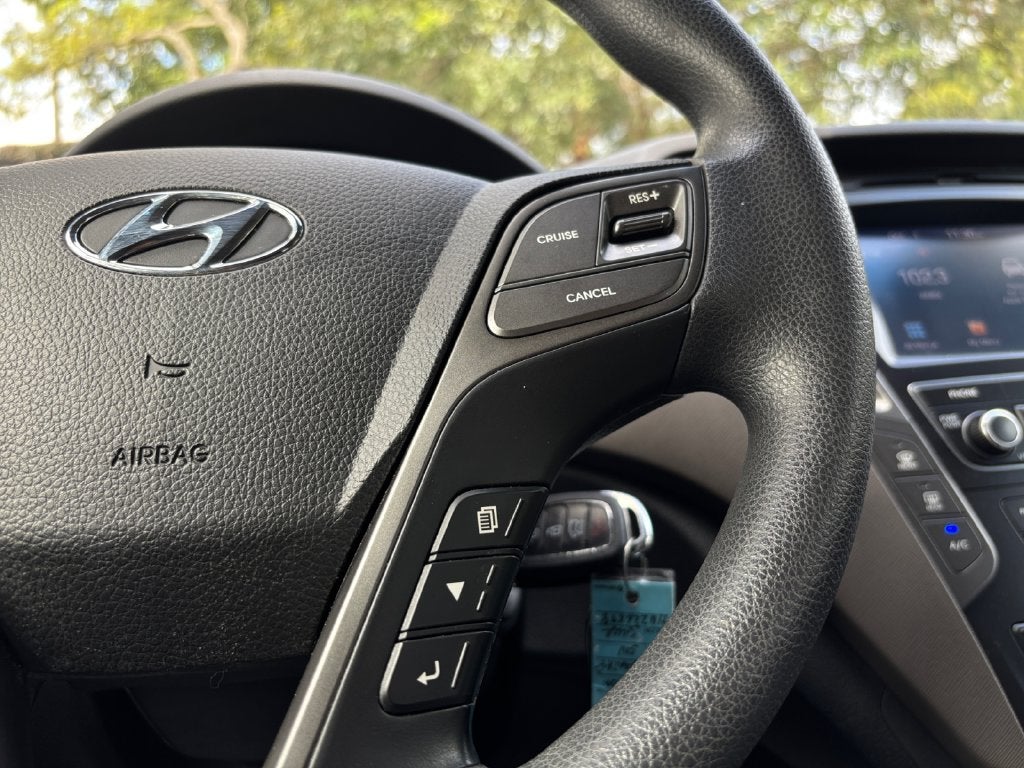 2017 Hyundai Santa Fe SE