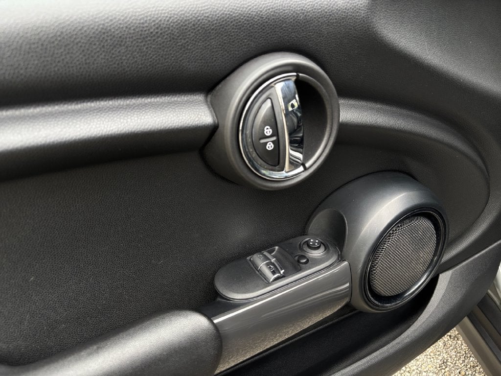 2017 MINI Cooper Base